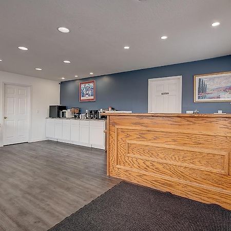 Travelodge By Wyndham Spirit Lake/Okoboji Esterno foto