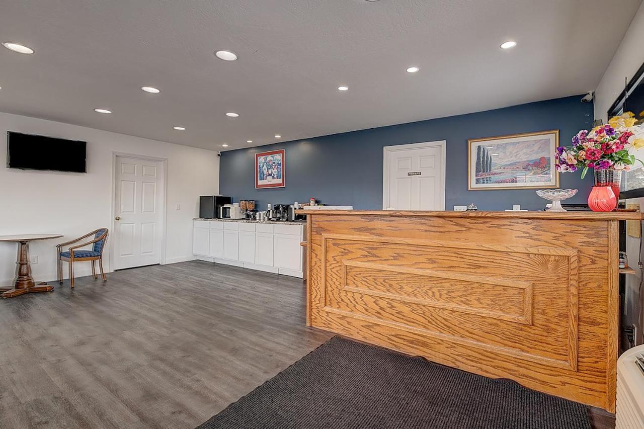 Travelodge By Wyndham Spirit Lake/Okoboji Esterno foto