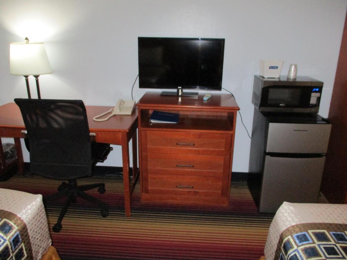 Travelodge By Wyndham Spirit Lake/Okoboji Esterno foto