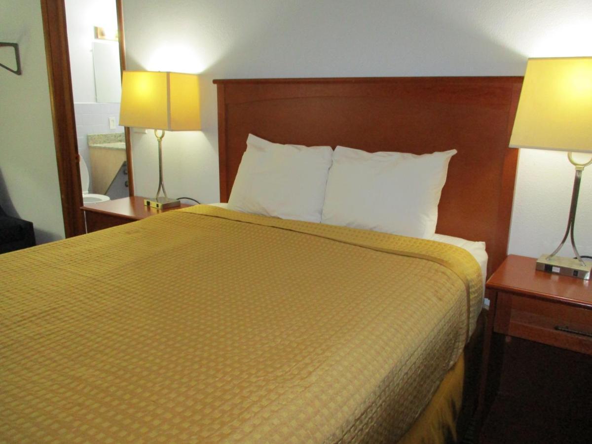 Travelodge By Wyndham Spirit Lake/Okoboji Esterno foto