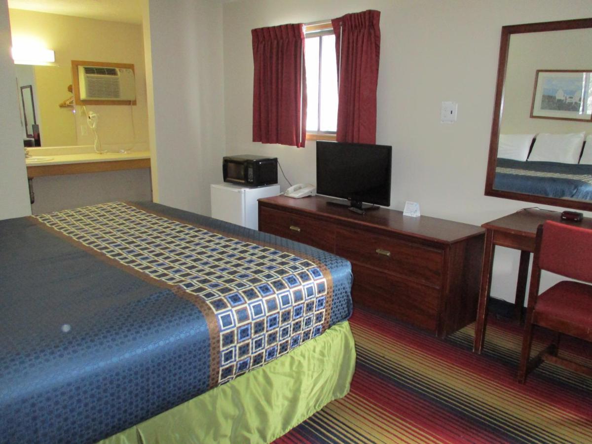 Travelodge By Wyndham Spirit Lake/Okoboji Esterno foto