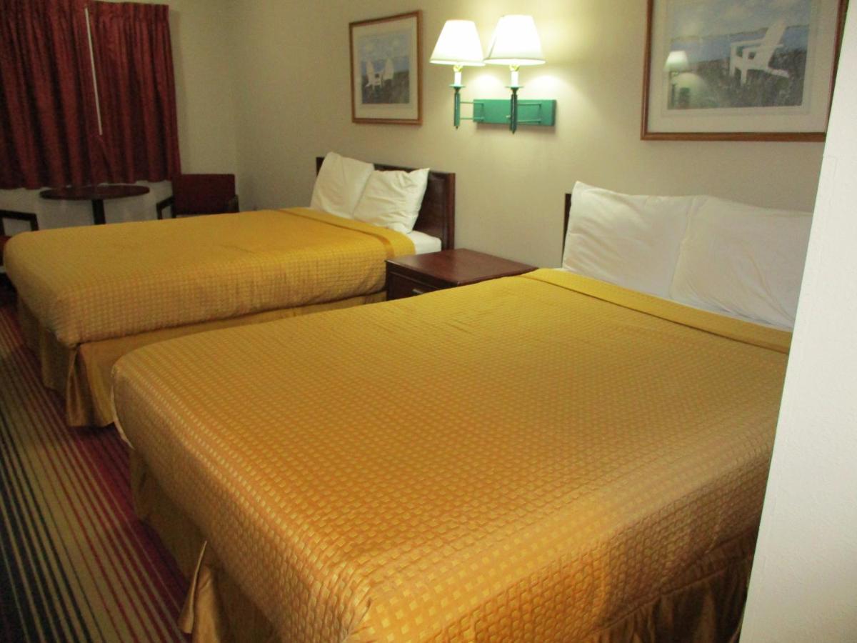 Travelodge By Wyndham Spirit Lake/Okoboji Esterno foto