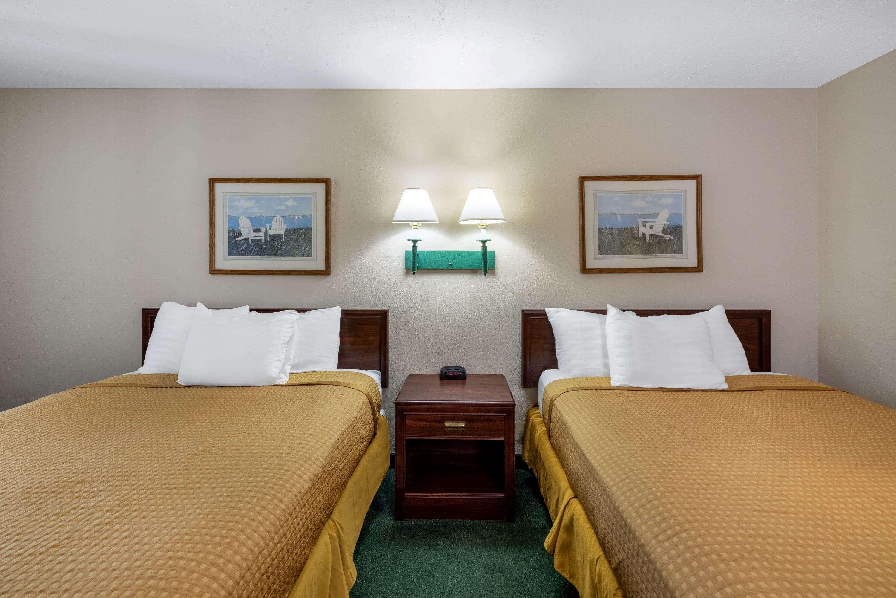 Travelodge By Wyndham Spirit Lake/Okoboji Esterno foto
