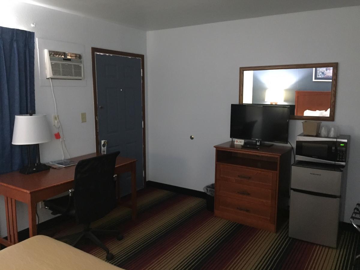 Travelodge By Wyndham Spirit Lake/Okoboji Esterno foto