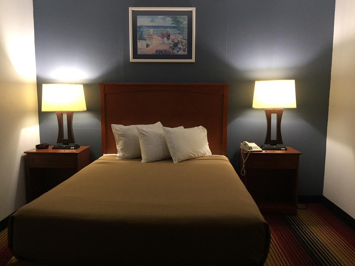 Travelodge By Wyndham Spirit Lake/Okoboji Esterno foto