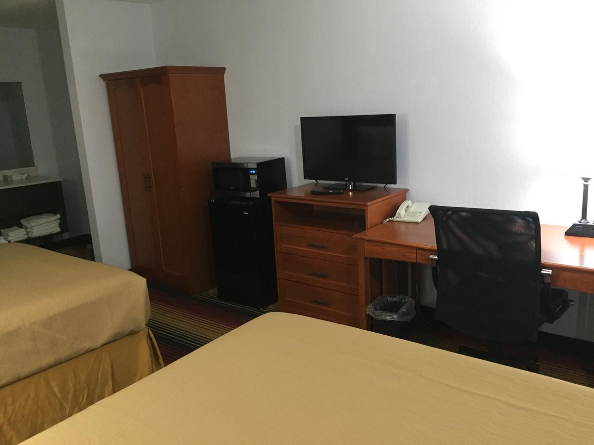 Travelodge By Wyndham Spirit Lake/Okoboji Esterno foto