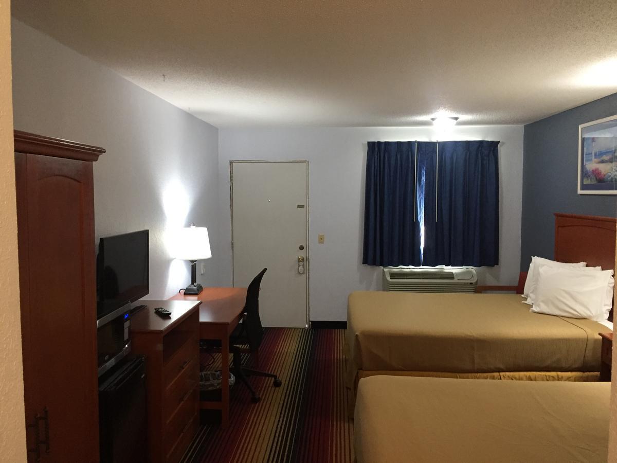 Travelodge By Wyndham Spirit Lake/Okoboji Esterno foto